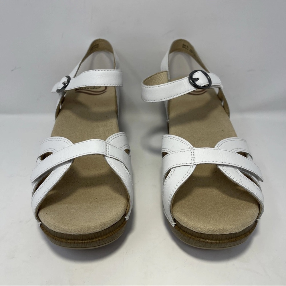 Dansko Season White Full Grain Leather Buckle Wedge Sandals Size 36 (5.5-6) EUC - Picture 2 of 11
